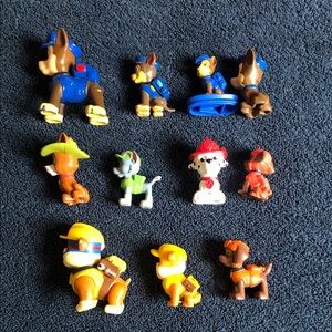 Paw Patrol Mini Figure Toy Pack - Assorted Colors